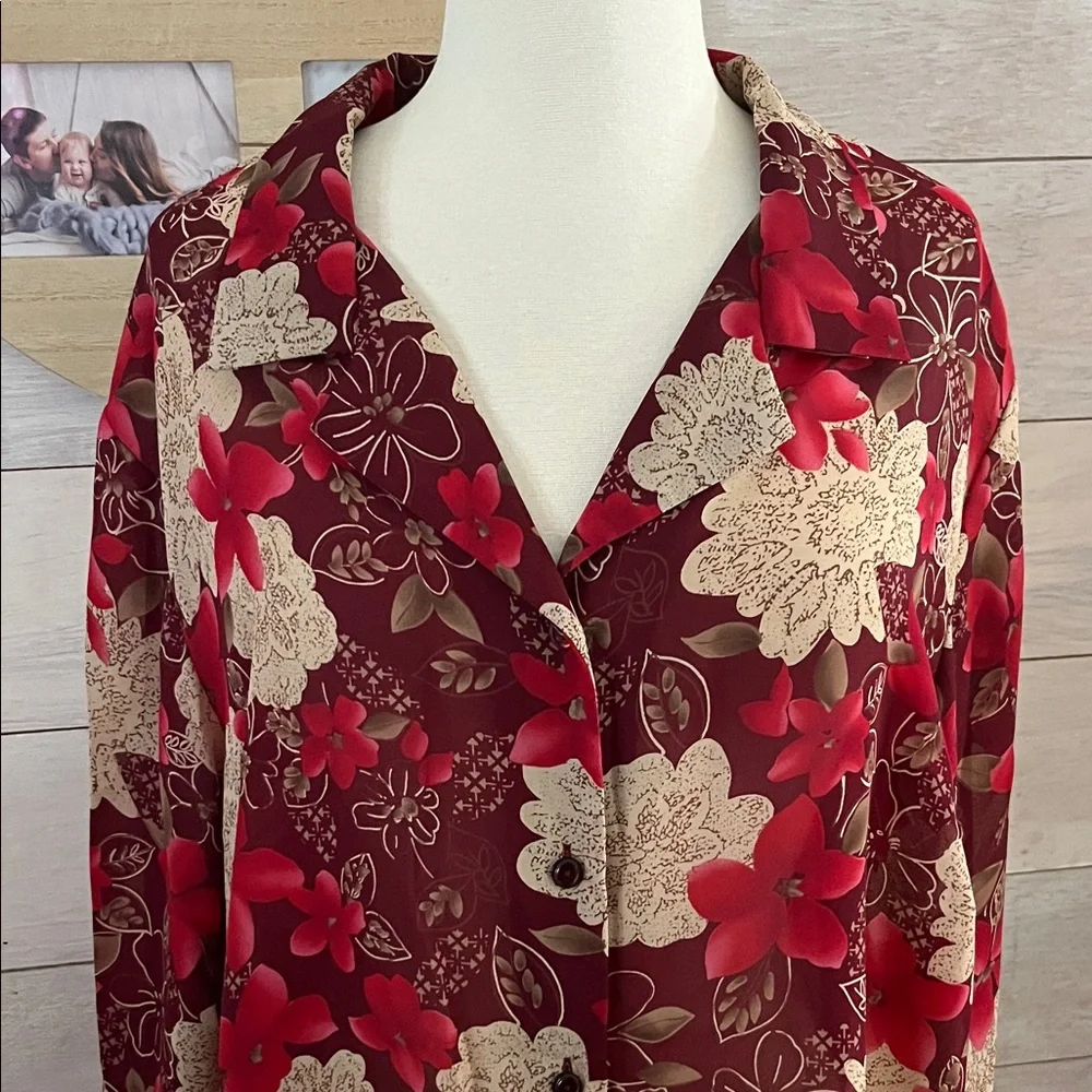 Sag Harbor Red and Cream Floral Blouse 22W - Picture 2 of 5
